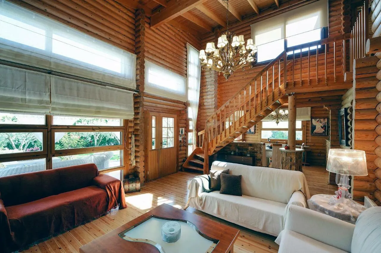 Lakkia - Wooden Residence