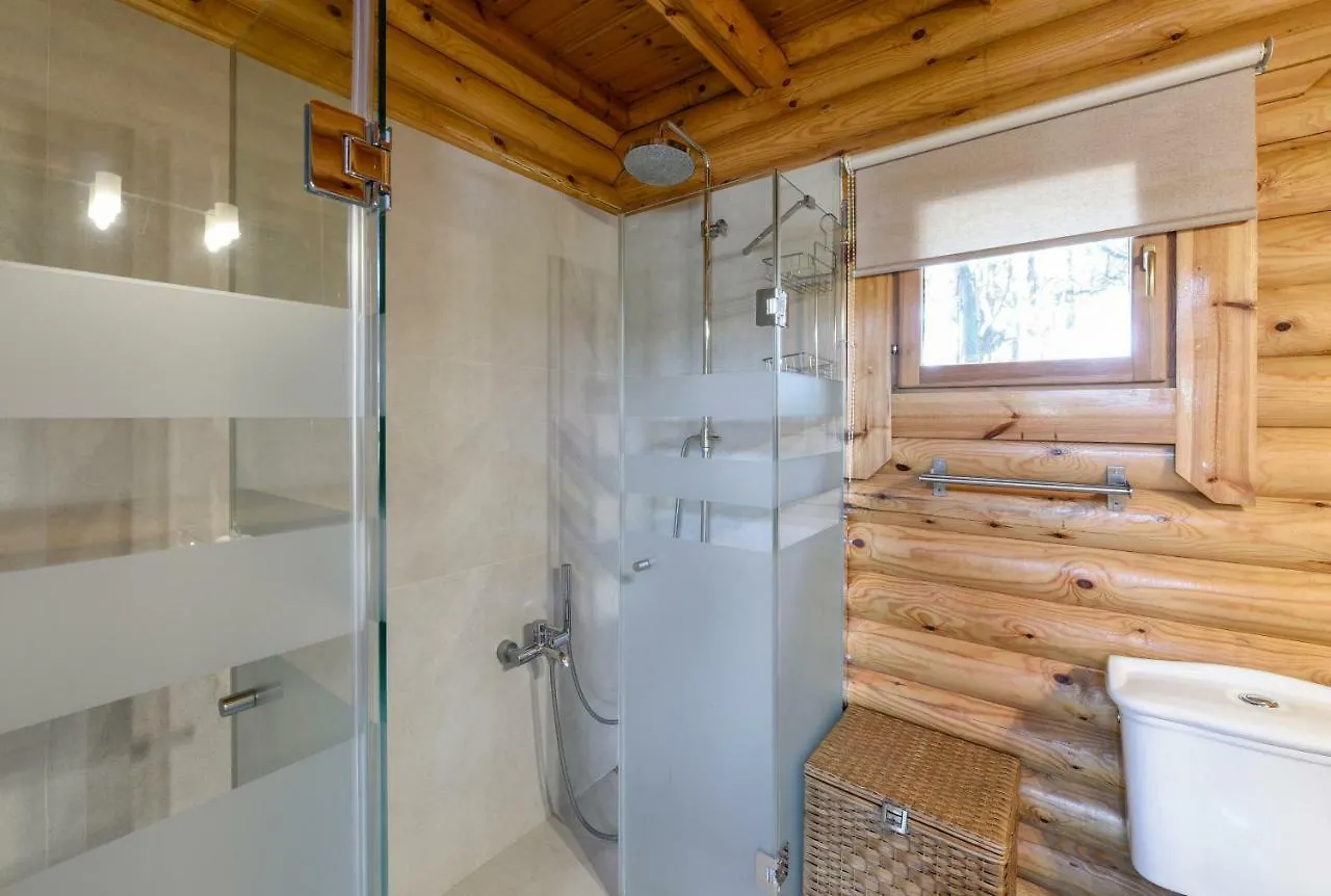 Lakkia - Wooden Residence